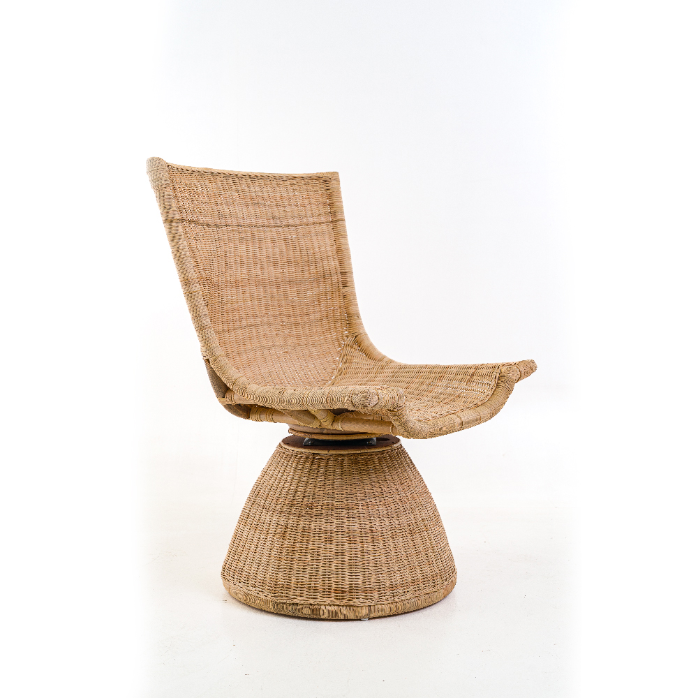 Poltrona Giratoria Rattan Lesung - L:72 X P:54 X P:80 CM